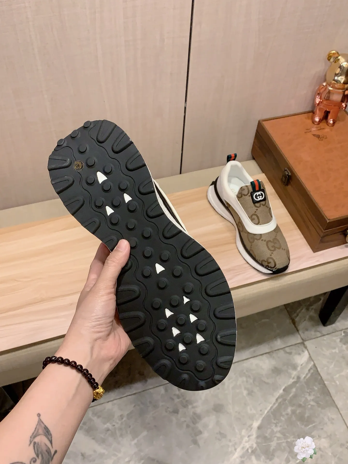 Men's men's shoes💰460💰💰🎩🎩[Lightning][Lightning] "Gucci*" The latest • popular casual shoes, top brand [seduce] luxury ~ purchasing agency, top ~ quality. [Strong] The upper is made of imported breathable cowhide with woven material ➕ breathable sheepskin feet (•) and fine workmanship. The original stylish and stylish soft rubber wear-resistant and non-slip outsole is light and comfortable on the feet. The real thing looks better when photographed. 004: Size: 38-44, 3️⃣ colors selected